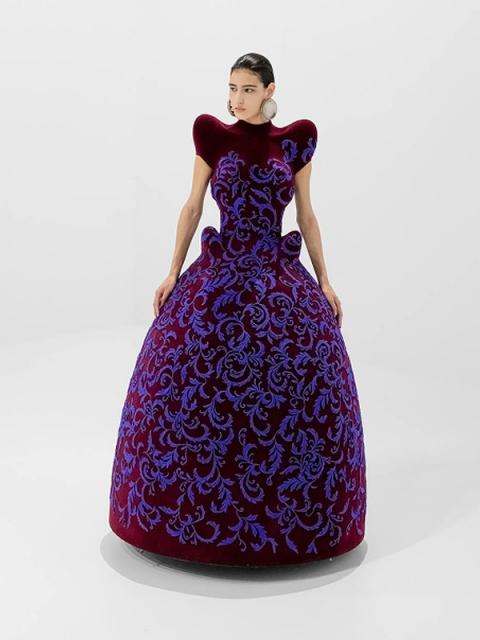 Коллекция Jean Paul Gaultier Couture осень-зима 2026/27 (112349-jean-paul-gaultier- couture-06.jpg) Коллекция Jean Paul Gaultier Couture осень-зима 2026/27 (112349-jean-paul-gaultier- couture-06.jpg)
